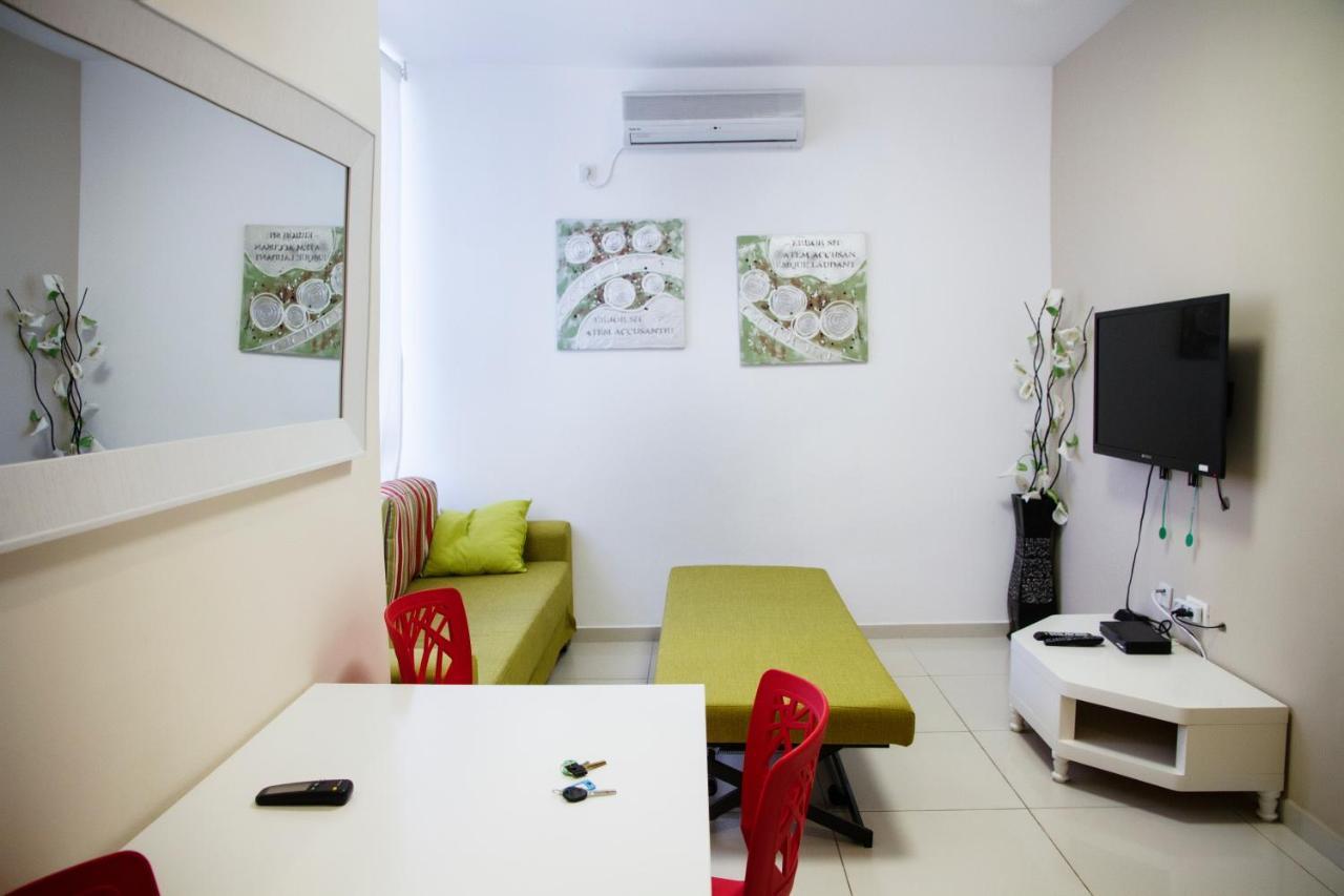 Gk Apartment Beauty Bat Yam Exterior photo